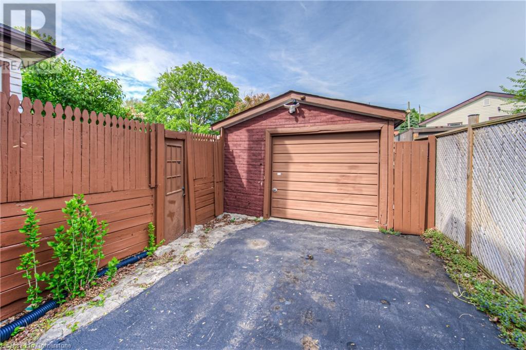 Property at 805 WILLIAM Street image 5