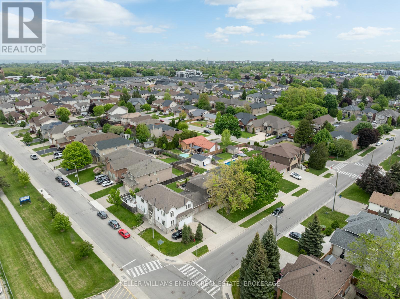 158 Chester Avenue, Hamilton, Ontario  L9C 2X1 - Photo 39 - X12191156