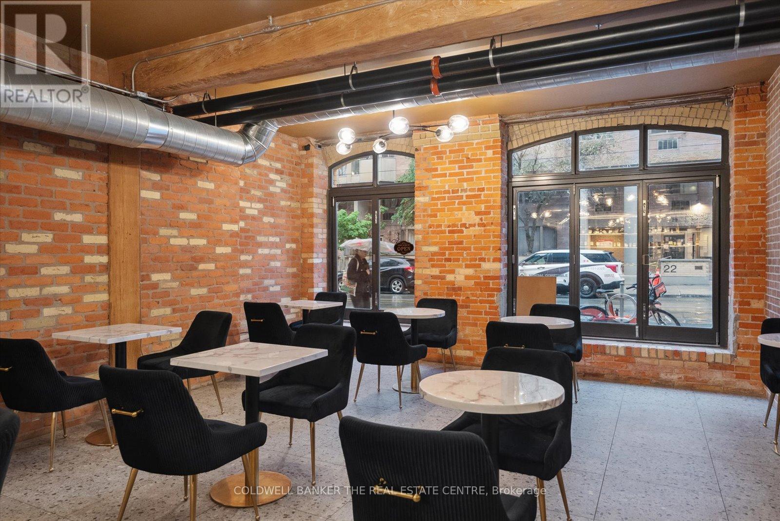 35 Mccaul Street, Toronto, Ontario  M5T 1V7 - Photo 4 - C12191108