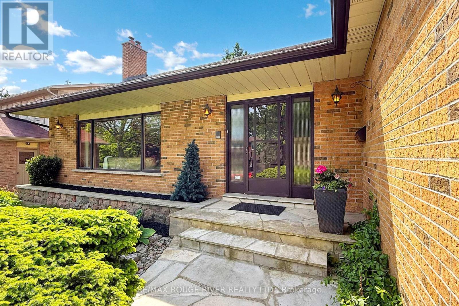 7 Whiteacres Avenue, Toronto, Ontario  M1C 3G3 - Photo 2 - E12191129