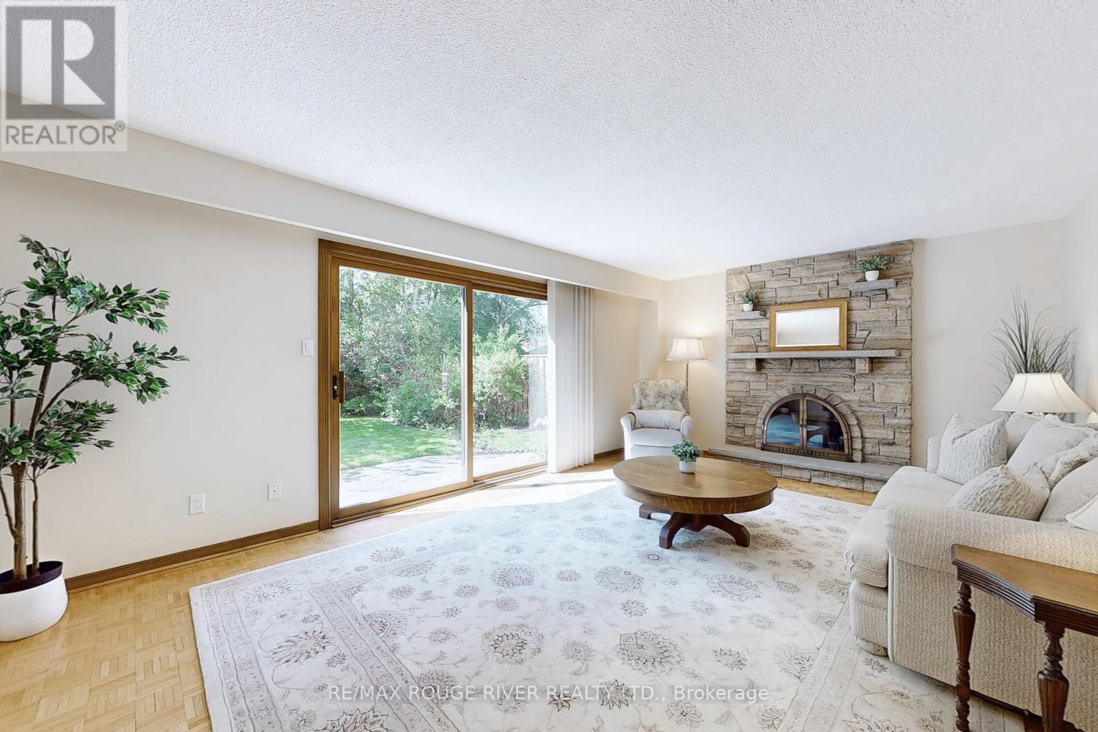 7 Whiteacres Avenue, Toronto, Ontario  M1C 3G3 - Photo 5 - E12191129