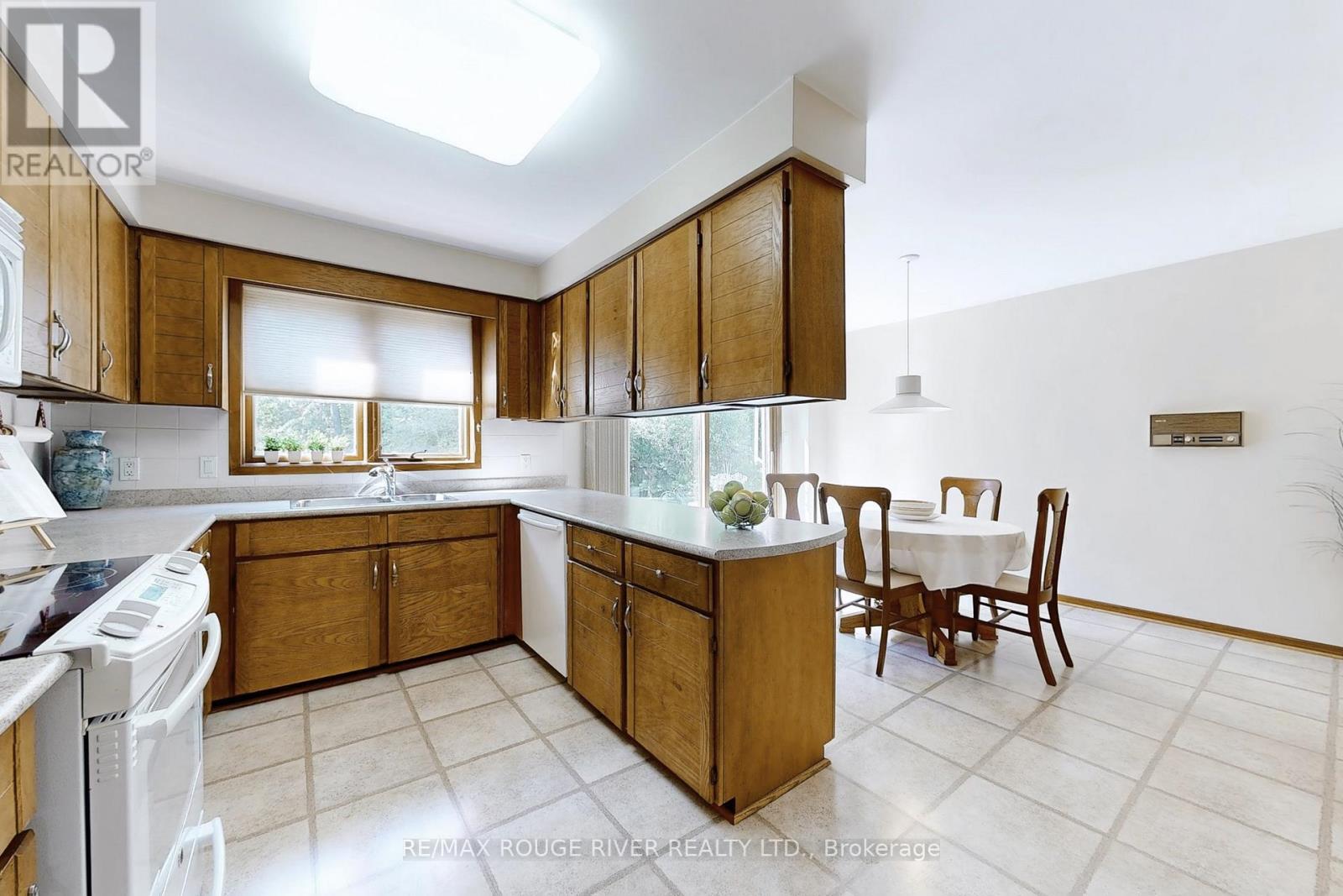 7 Whiteacres Avenue, Toronto, Ontario  M1C 3G3 - Photo 6 - E12191129