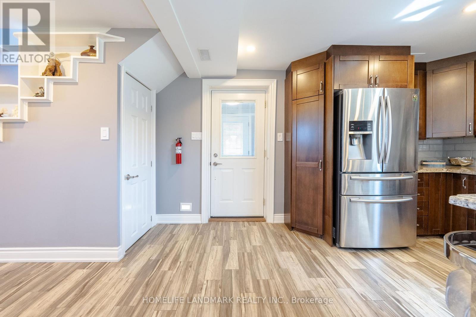 57 Riveredge Drive, Georgina, Ontario  L4P 2N8 - Photo 11 - N12191110