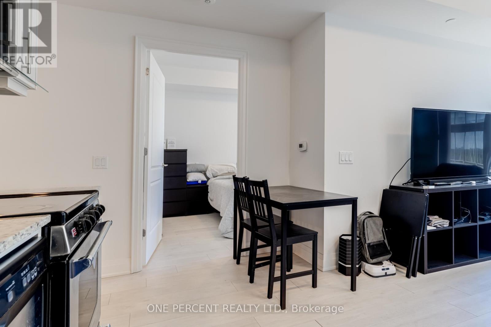 615 - 10 Gatineau Drive, Vaughan, Ontario  L4J 0L3 - Photo 10 - N12191134