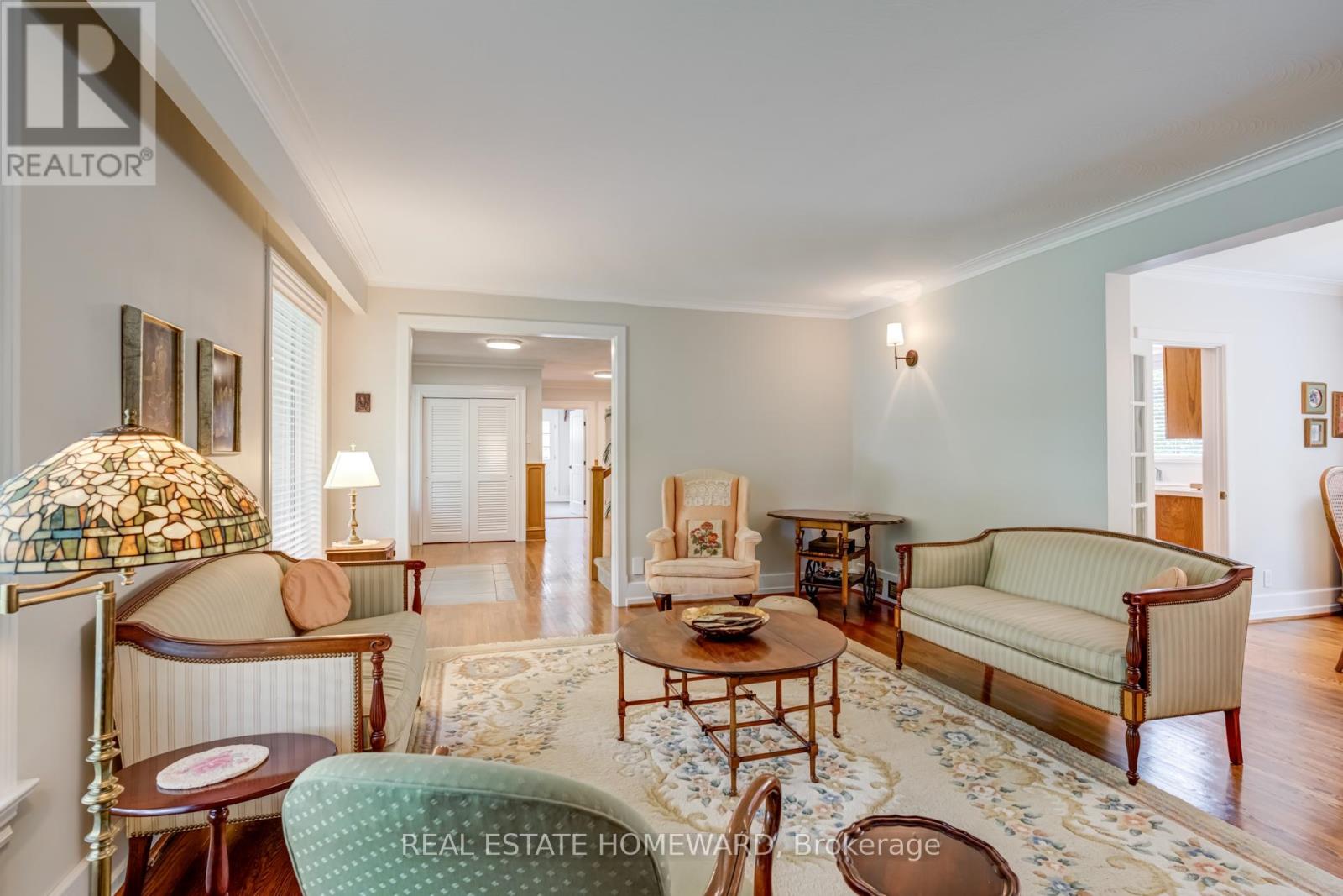 60 Ravensbourne Crescent, Toronto, Ontario  M9A 2A8 - Photo 6 - W12191137