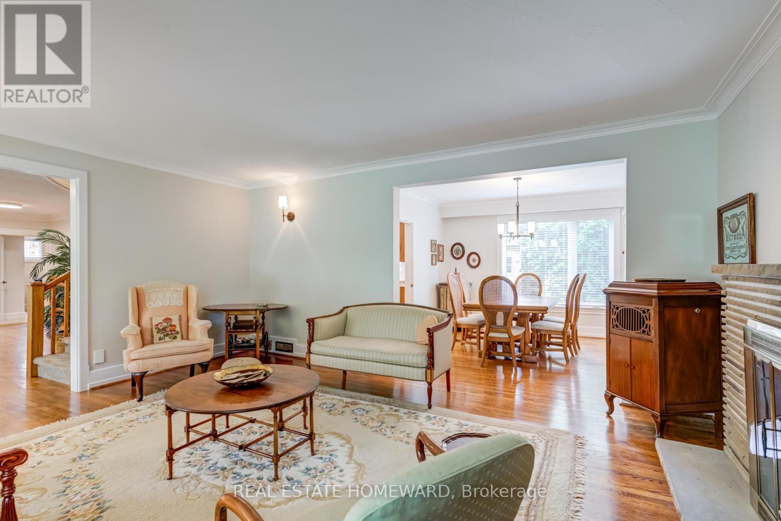 60 Ravensbourne Crescent, Toronto, Ontario  M9A 2A8 - Photo 7 - W12191137