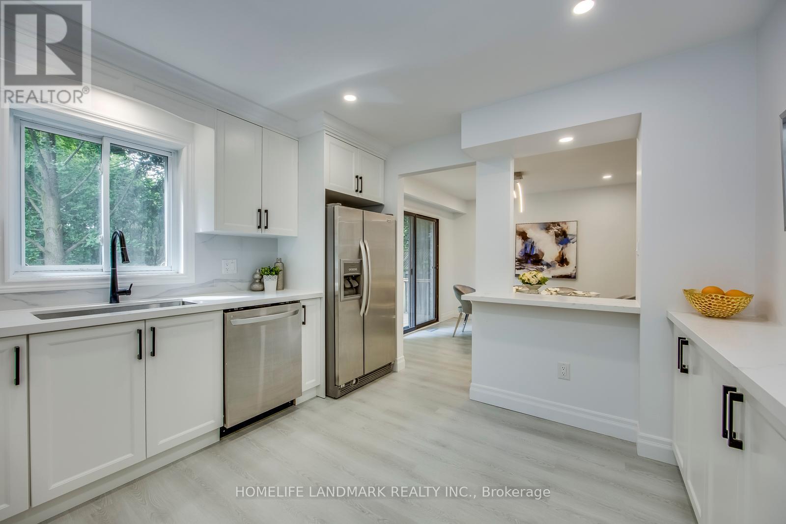 1112 Montgomery Drive, Oakville (Ga Glen Abbey), Ontario  L6M 1G1 - Photo 11 - W12191143