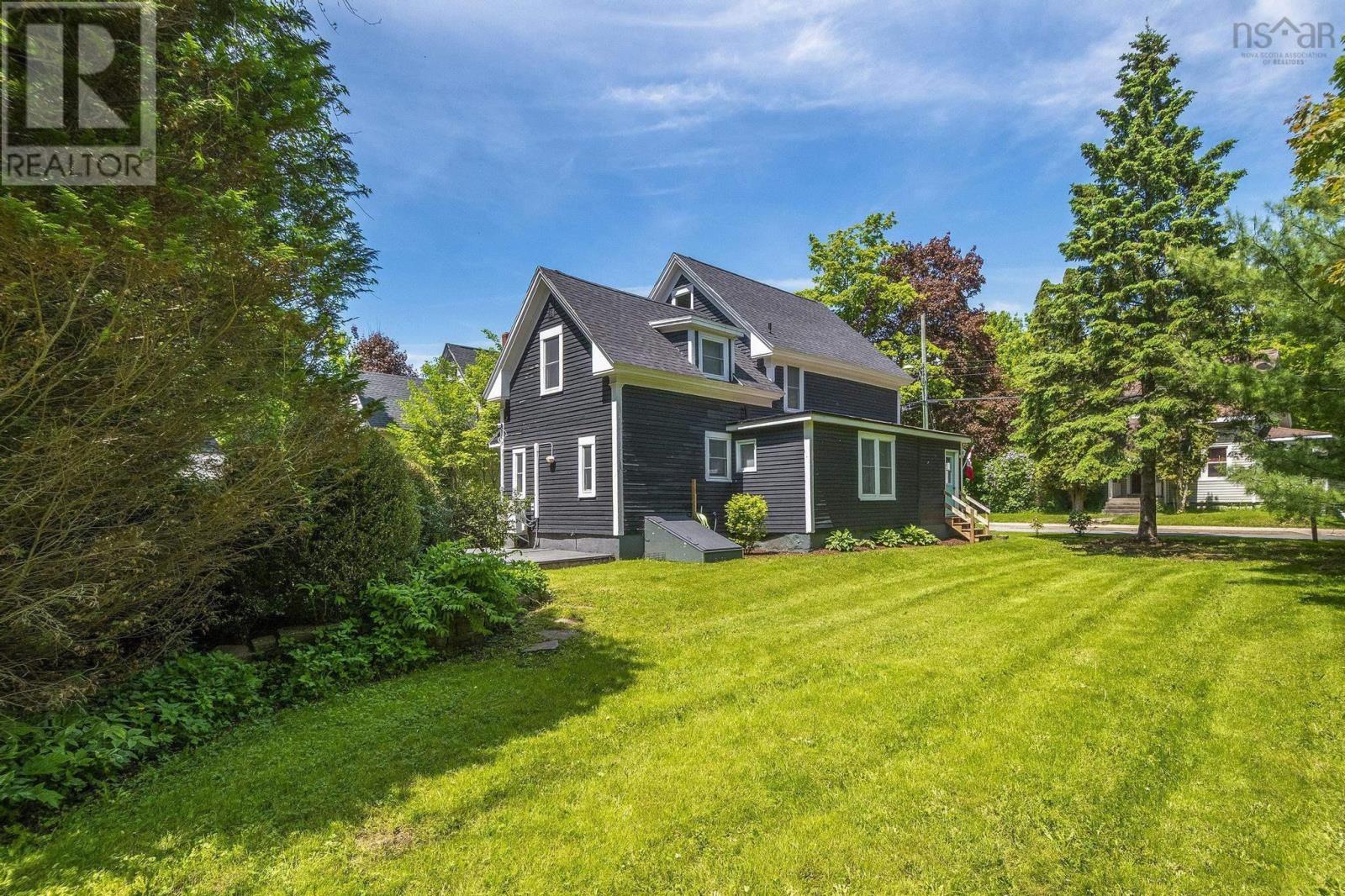 Property at 40 Crescent Avenue image 3