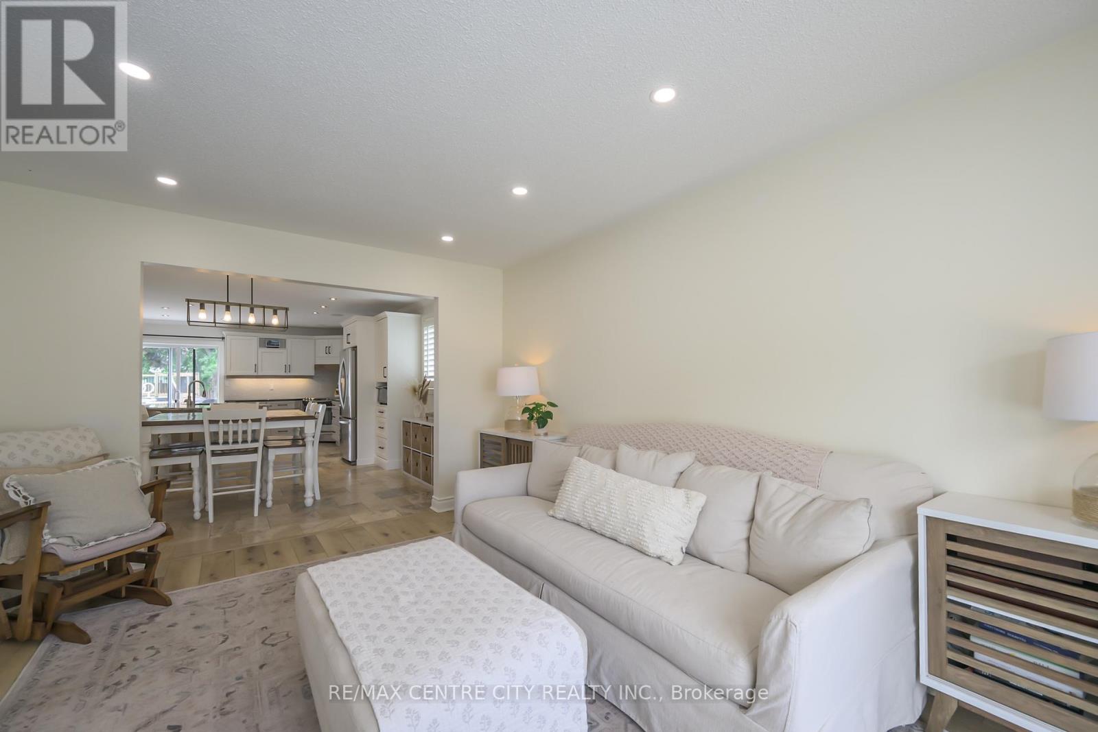 152 Bexhill Close, London South (South Y), Ontario  N6E 3B1 - Photo 10 - X12191163