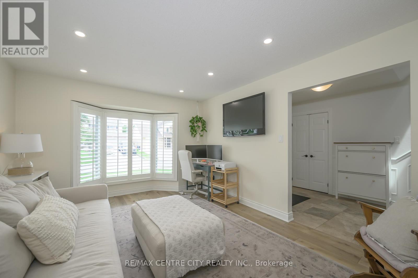 152 Bexhill Close, London South (South Y), Ontario  N6E 3B1 - Photo 11 - X12191163