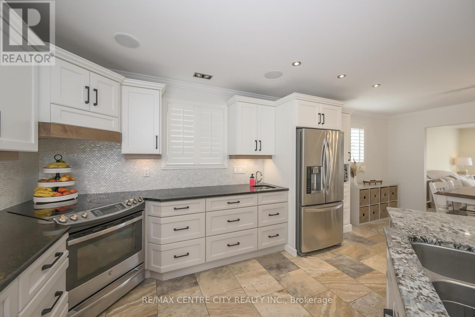 152 Bexhill Close, London South (South Y), Ontario  N6E 3B1 - Photo 19 - X12191163