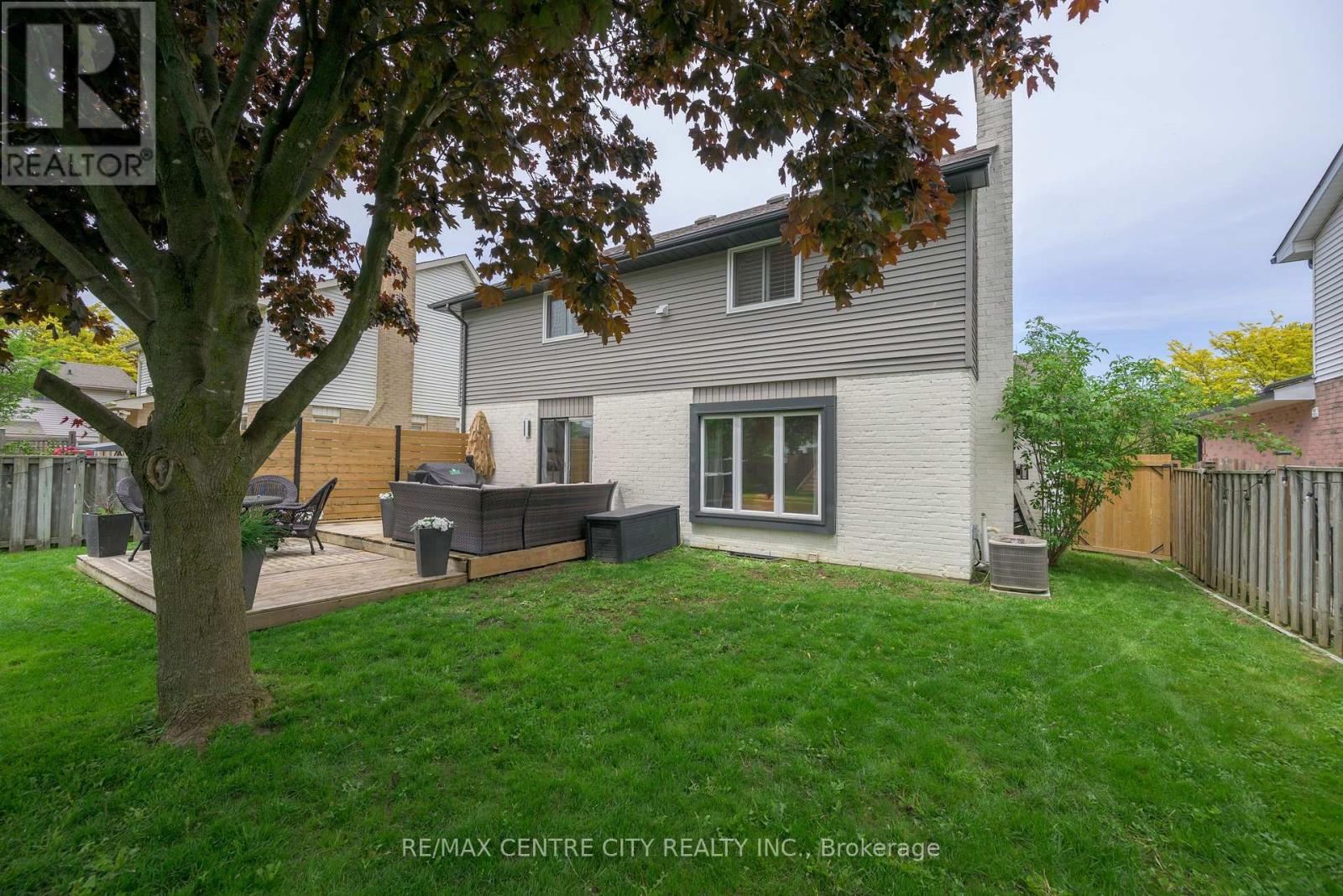 152 Bexhill Close, London South (South Y), Ontario  N6E 3B1 - Photo 2 - X12191163