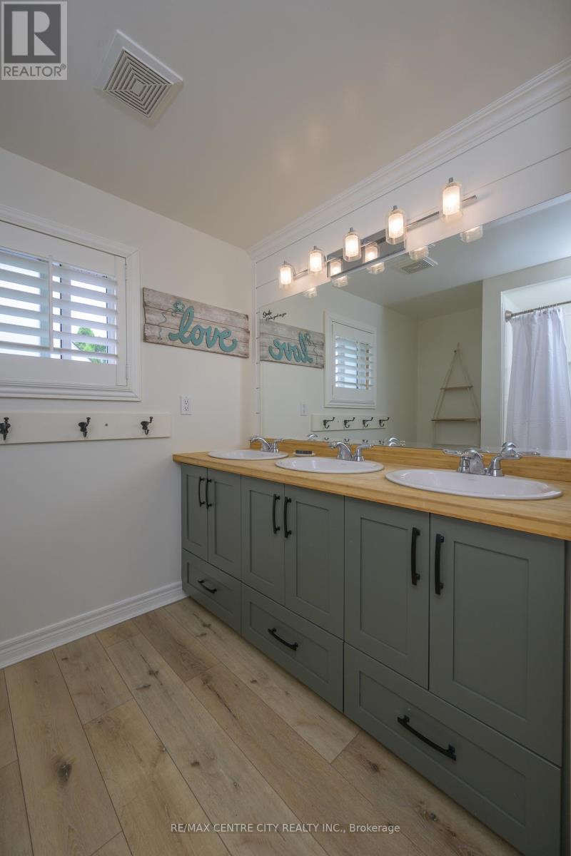 152 Bexhill Close, London South (South Y), Ontario  N6E 3B1 - Photo 38 - X12191163
