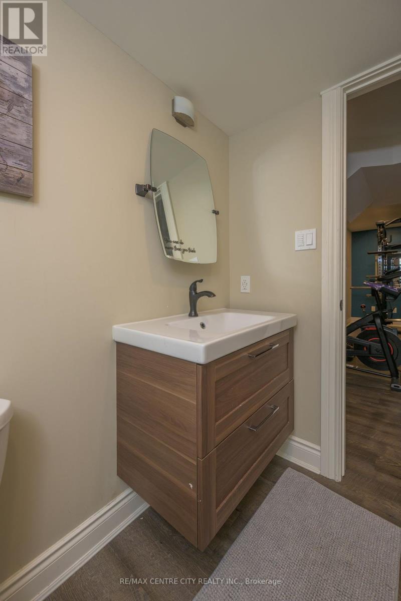 152 Bexhill Close, London South (South Y), Ontario  N6E 3B1 - Photo 47 - X12191163