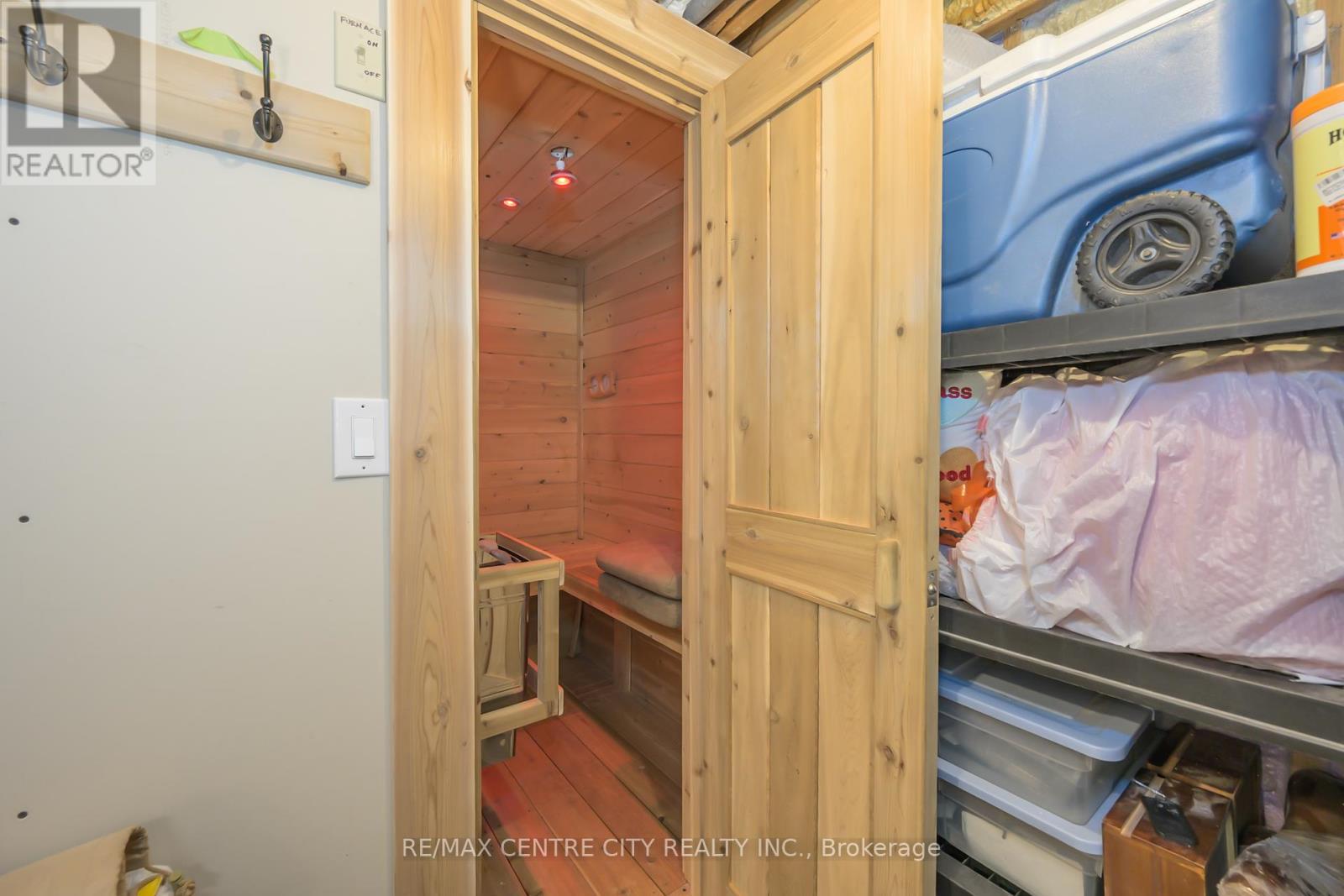152 Bexhill Close, London South (South Y), Ontario  N6E 3B1 - Photo 48 - X12191163