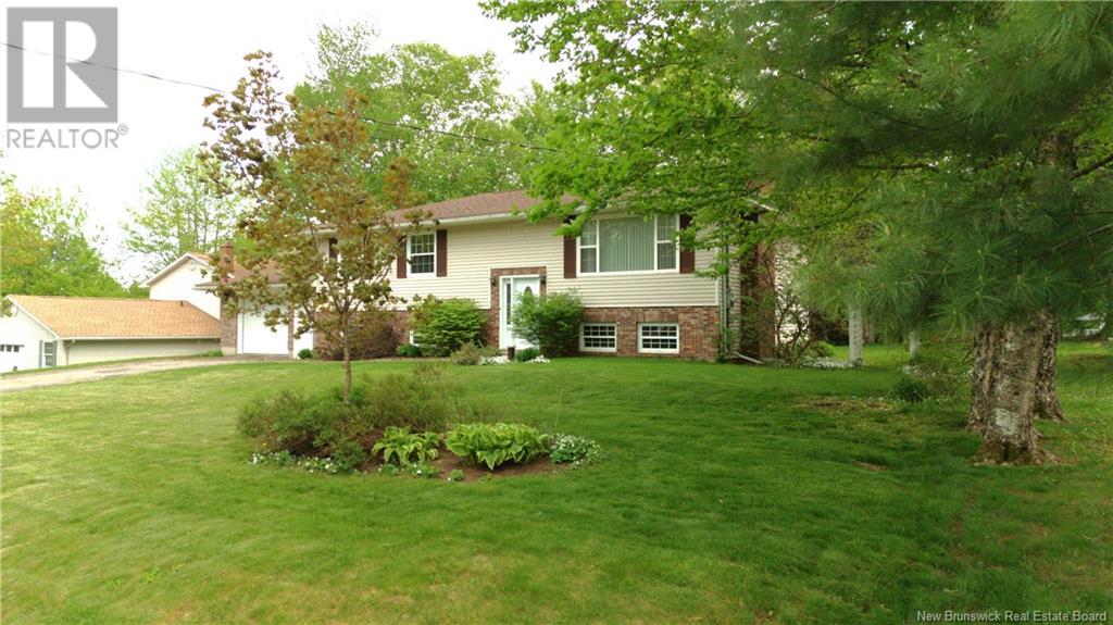 Property at 9 Sinclair Lane image 4