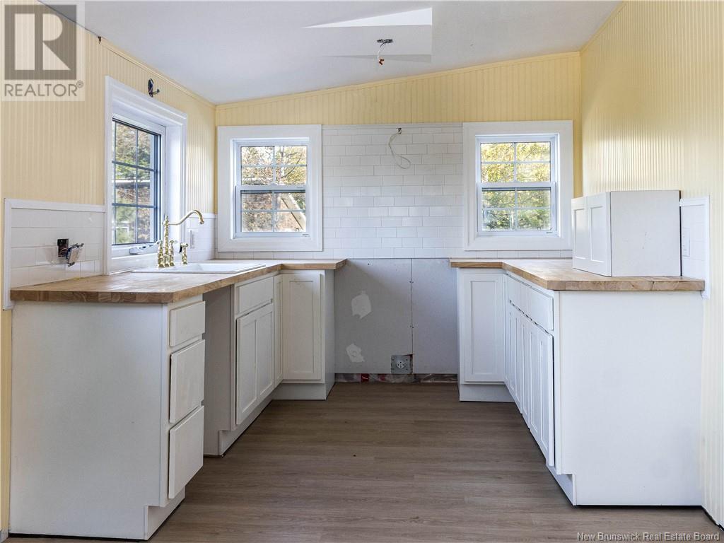 Property at 36 Edgewater Drive image 4