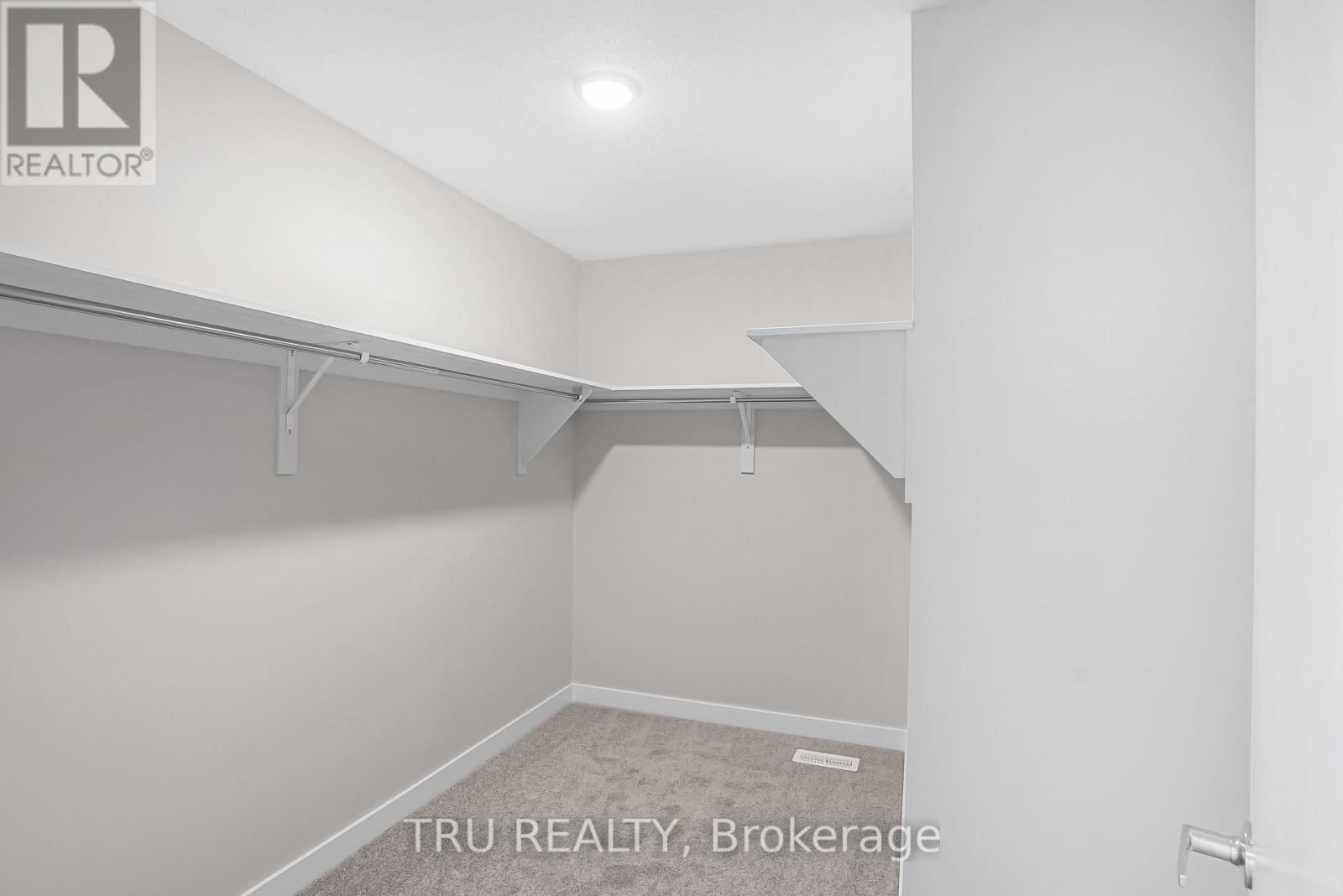 517 Oldenburg Avenue, Ottawa, Ontario  K0A 2Z0 - Photo 12 - X12191177