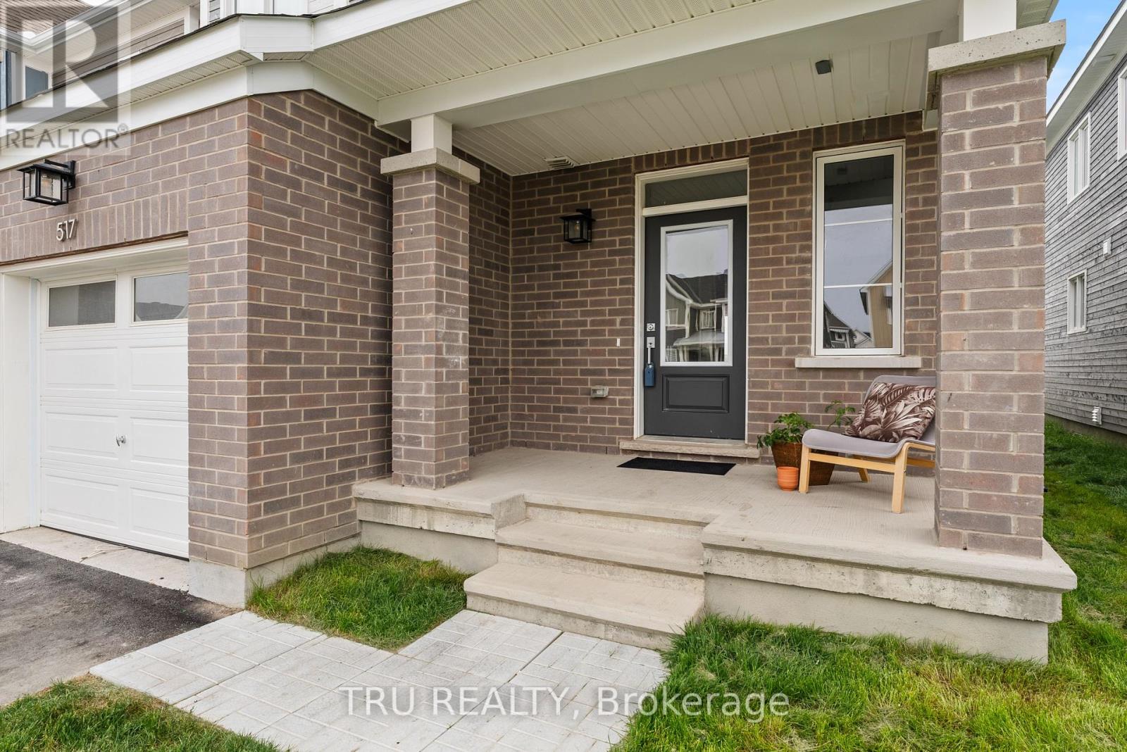 517 Oldenburg Avenue, Ottawa, Ontario  K0A 2Z0 - Photo 2 - X12191177