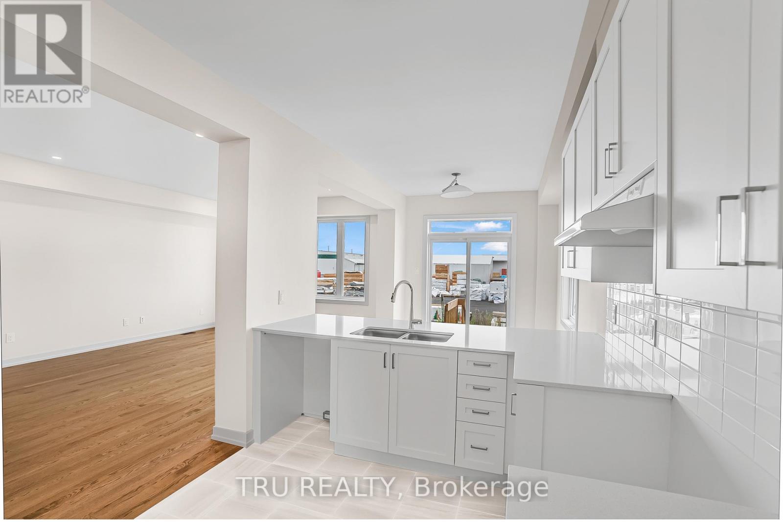 517 Oldenburg Avenue, Ottawa, Ontario  K0A 2Z0 - Photo 5 - X12191177