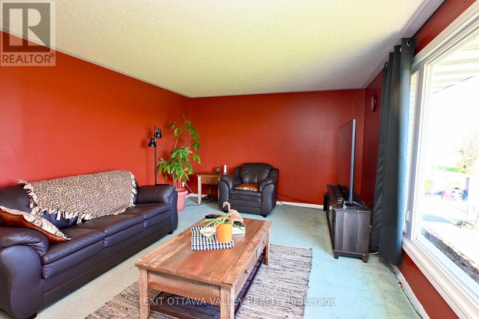 2297 Beachburg Road, Whitewater Region, Ontario  K0J 1C0 - Photo 10 - X12149571
