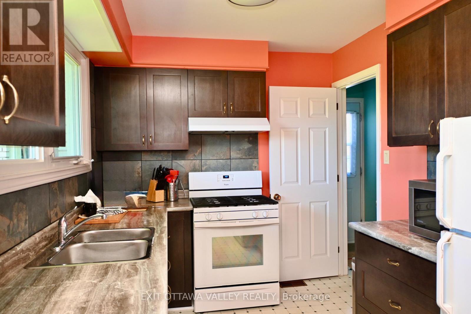 2297 Beachburg Road, Whitewater Region, Ontario  K0J 1C0 - Photo 17 - X12149571