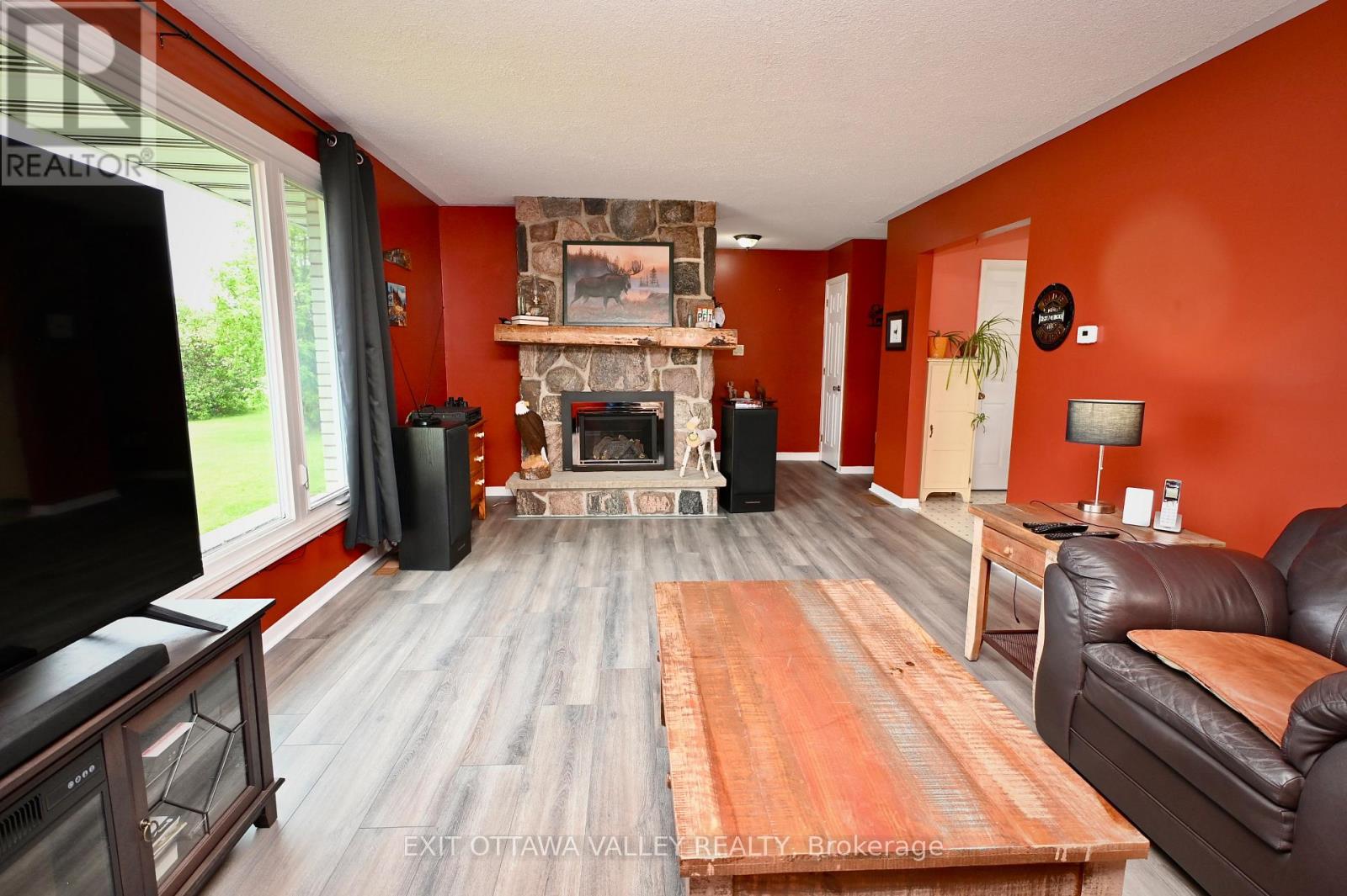 2297 Beachburg Road, Whitewater Region, Ontario  K0J 1C0 - Photo 12 - X12149571