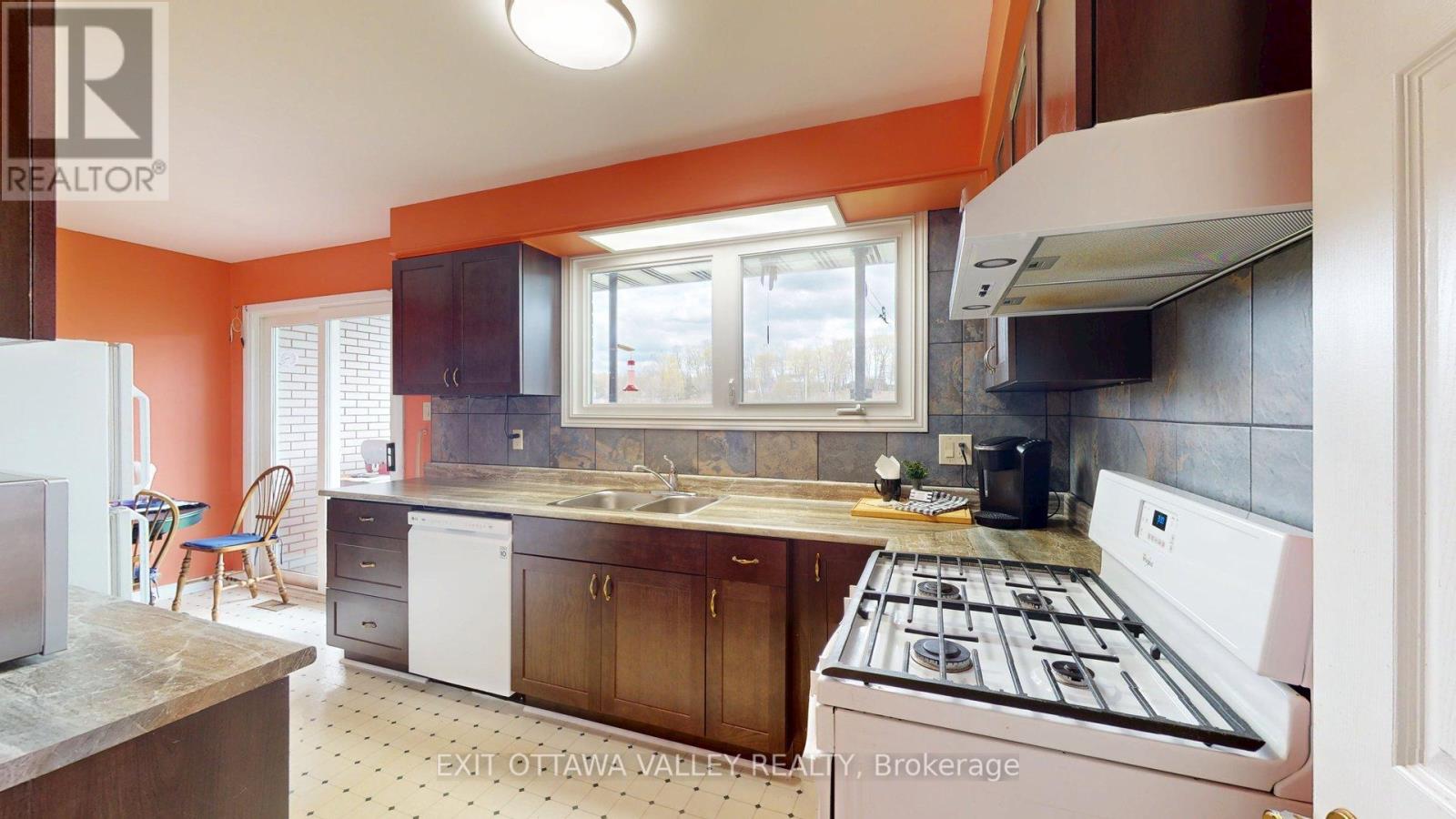 2297 Beachburg Road, Whitewater Region, Ontario  K0J 1C0 - Photo 16 - X12149571
