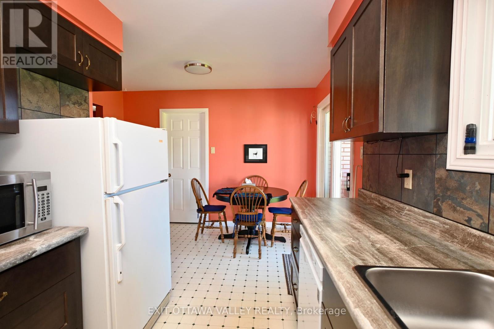 2297 Beachburg Road, Whitewater Region, Ontario  K0J 1C0 - Photo 19 - X12149571