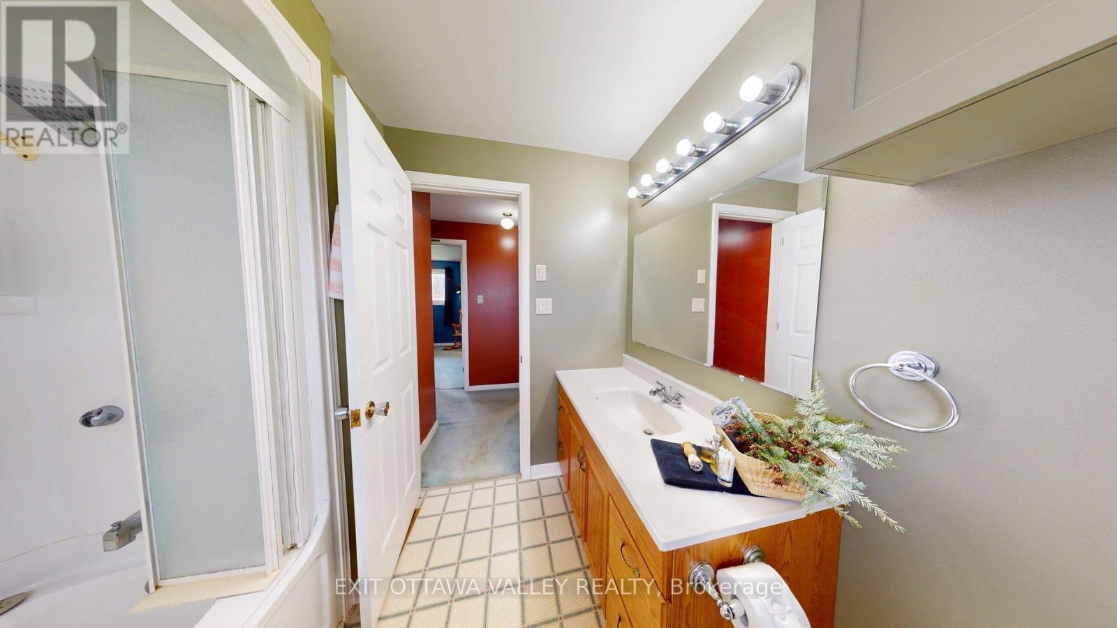 2297 Beachburg Road, Whitewater Region, Ontario  K0J 1C0 - Photo 29 - X12149571