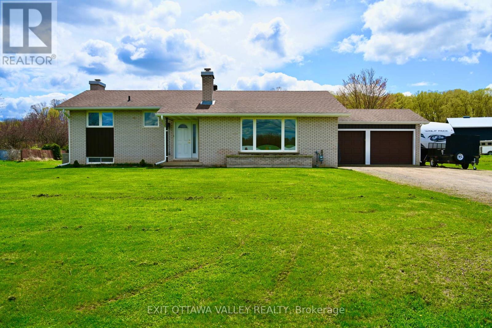 2297 Beachburg Road, Whitewater Region, Ontario  K0J 1C0 - Photo 3 - X12149571