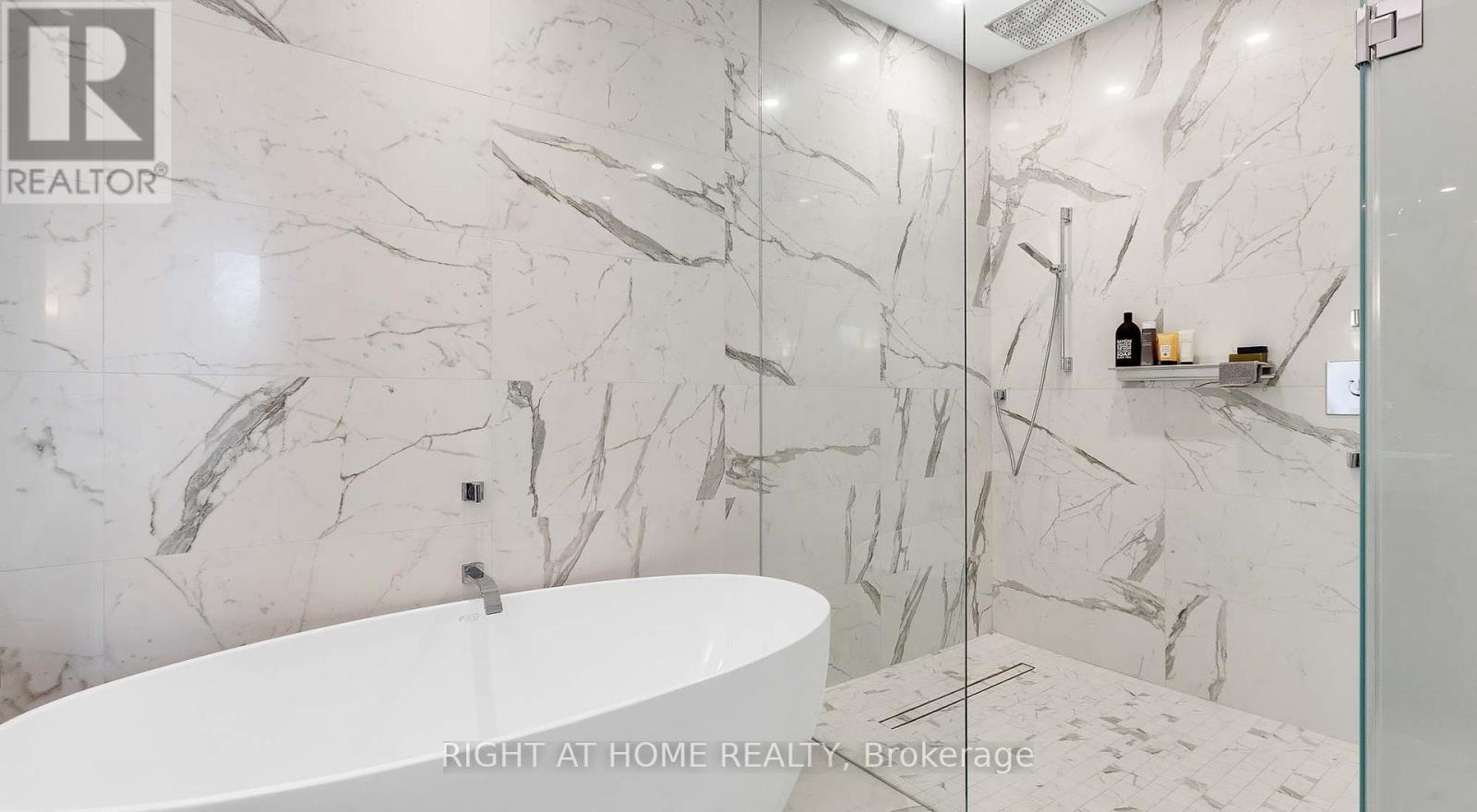18 Mitchell Avenue, Toronto, Ontario  M6J 1B9 - Photo 17 - C12191124