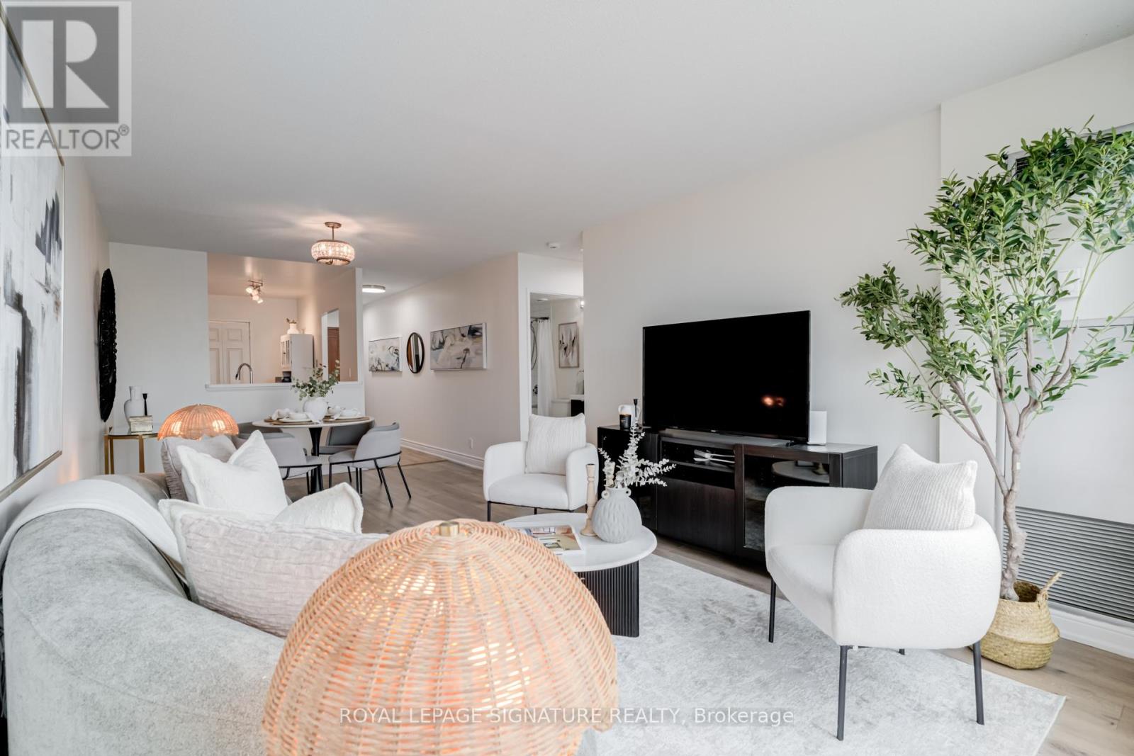2203 - 18 Lee Centre Drive, Toronto, Ontario  M1H 3H5 - Photo 2 - E12184709