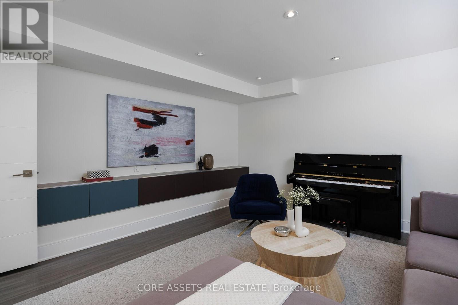 15 Beresford Avenue, Toronto (High Park-Swansea), Ontario  M6S 3A9 - Photo 40 - W12191167