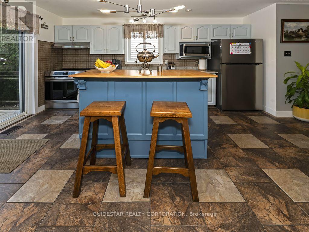 1639 Toulouse Crescent, Ottawa, Ontario  K1C 6K5 - Photo 11 - X12191207