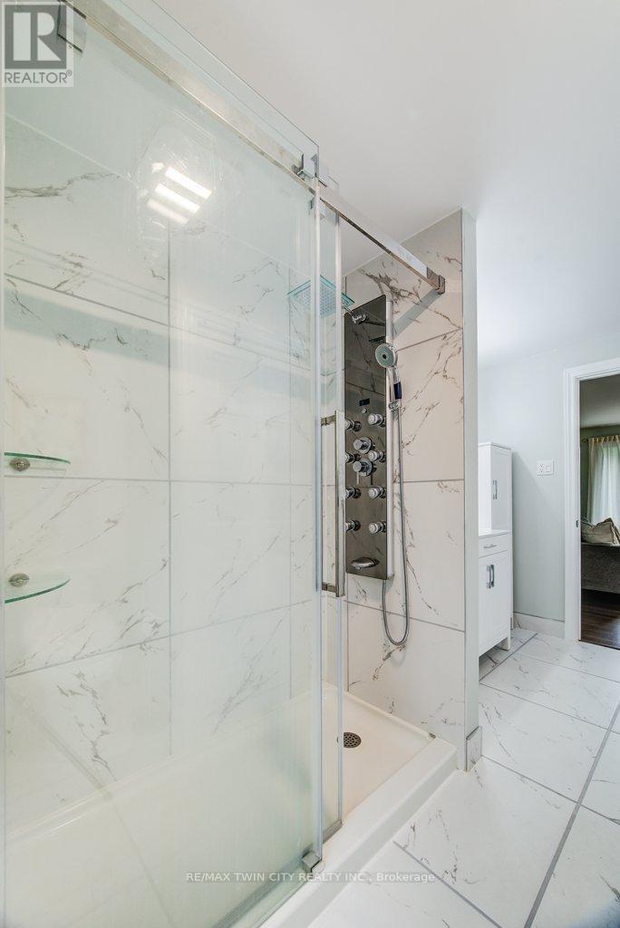 367 Westridge Drive, Waterloo, Ontario  N2L 5Y1 - Photo 41 - X12191165