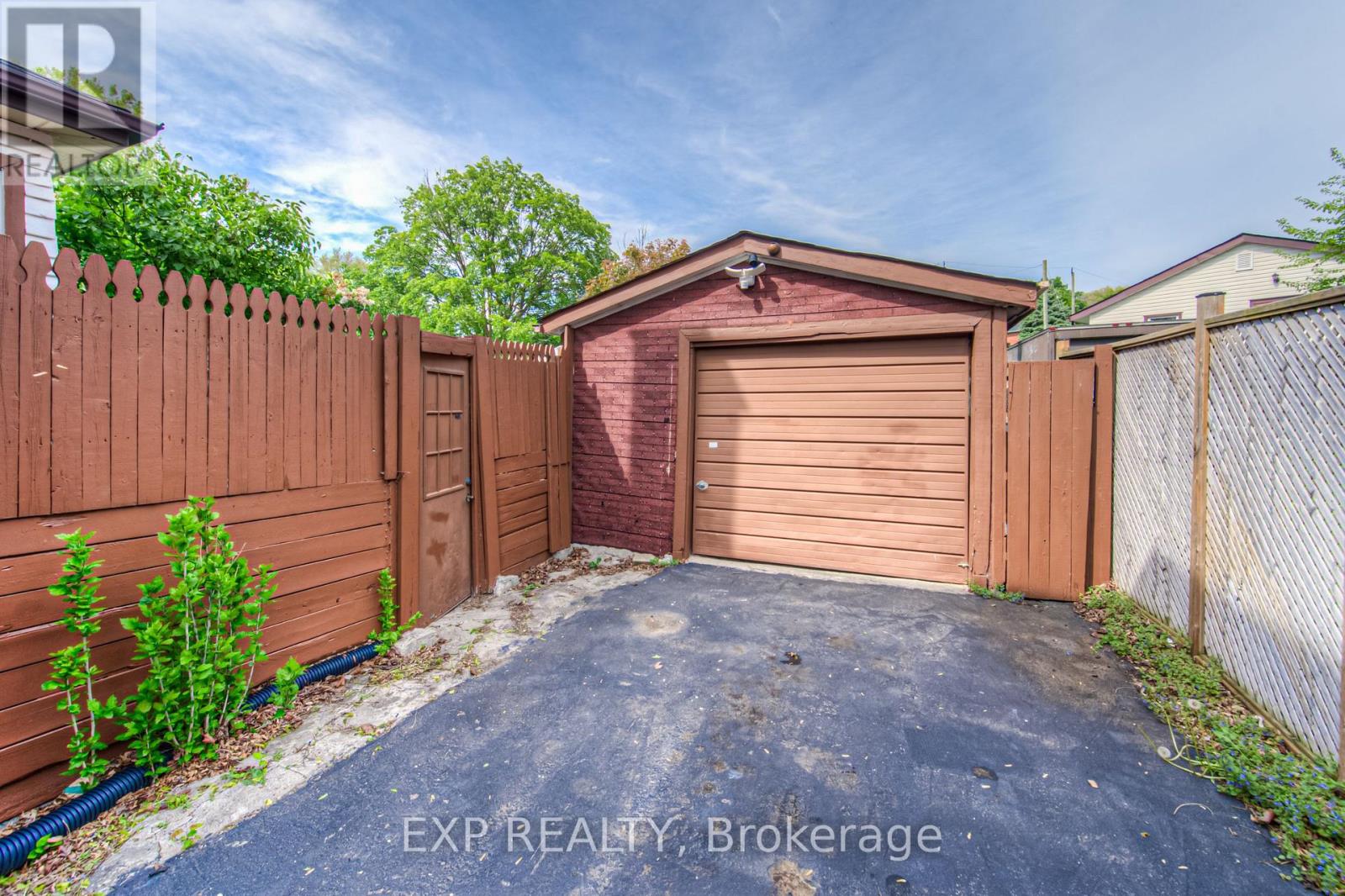 Property at 805 WILLIAM STREET image 4