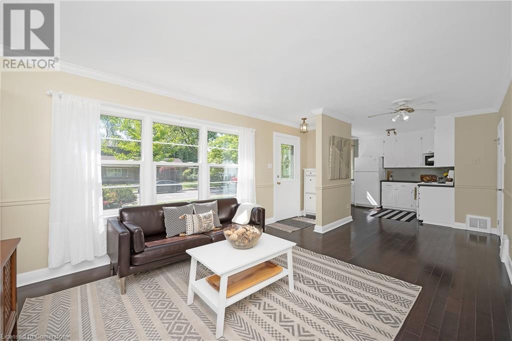 2067 Maplewood Drive, Burlington, Ontario  L7R 2C6 - Photo 9 - 40736325