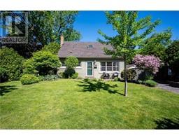 2067 MAPLEWOOD Drive, Burlington, Ontario