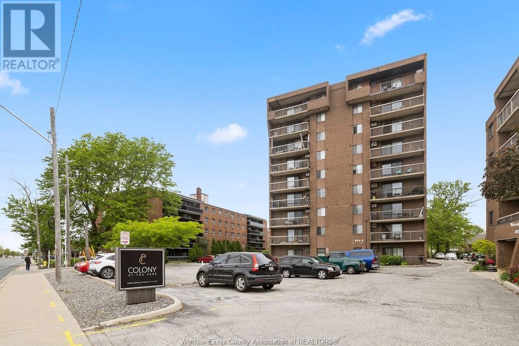 Property at 3936 WYANDOTTE STREET East Unit# 906 image 1