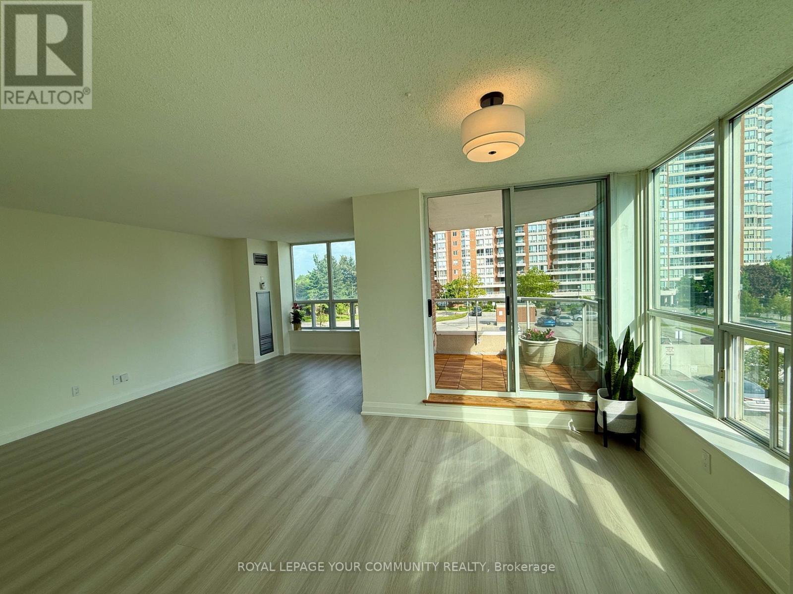 303 - 400 Mclevin Avenue, Toronto, Ontario  M1B 5J4 - Photo 5 - E12186891