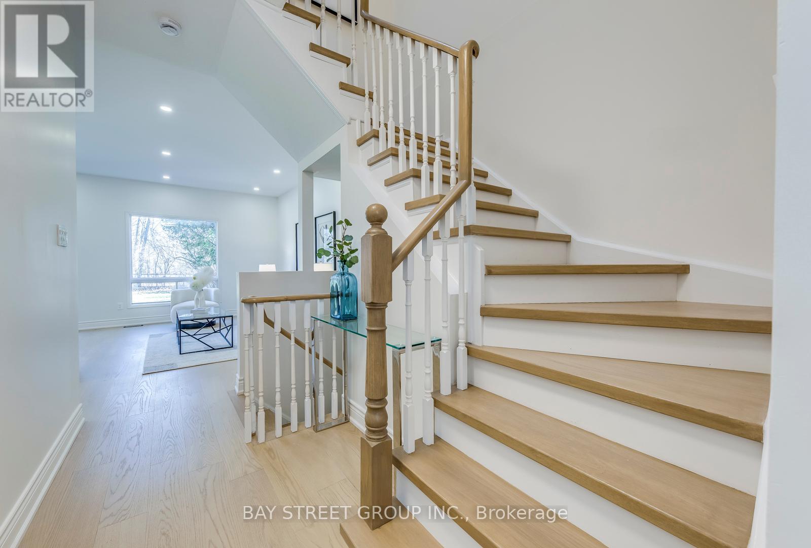 2323 Dalebrook Drive, Oakville, Ontario  L6H 6K3 - Photo 19 - W12191078