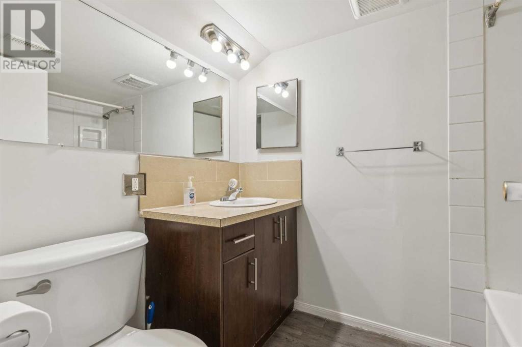 8610 Berwick Road Nw, Calgary, Alberta  T3K 1E6 - Photo 28 - A2226427