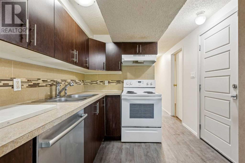 8610 Berwick Road Nw, Calgary, Alberta  T3K 1E6 - Photo 30 - A2226427