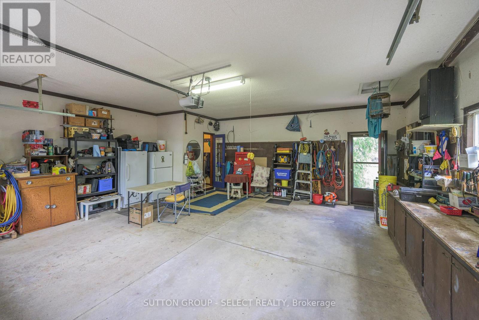 8444 Lazy Lane, Lambton Shores, Ontario  N0M 2N0 - Photo 30 - X12136178