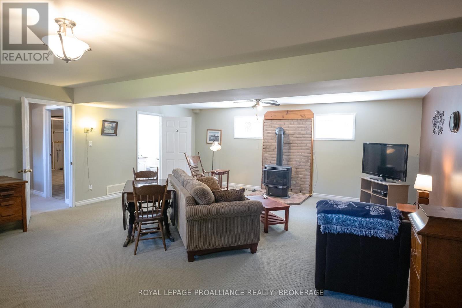 337 Barcovan Beach Road, Quinte West (Murray Ward), Ontario  K0K 1L0 - Photo 27 - X12191281