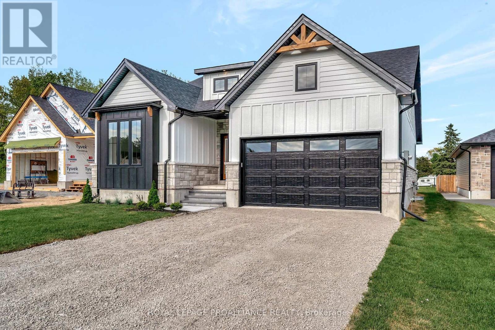Property at 4 DEERVIEW DRIVE image 1