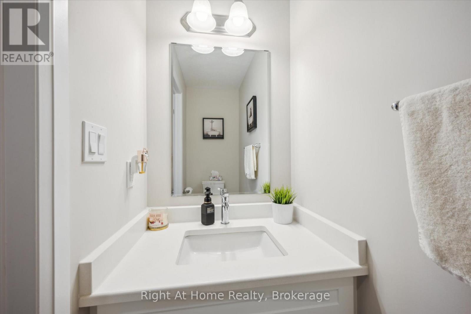 1586 Fischer-Hallman Road, Kitchener, Ontario  N2R 0R7 - Photo 13 - X12191249