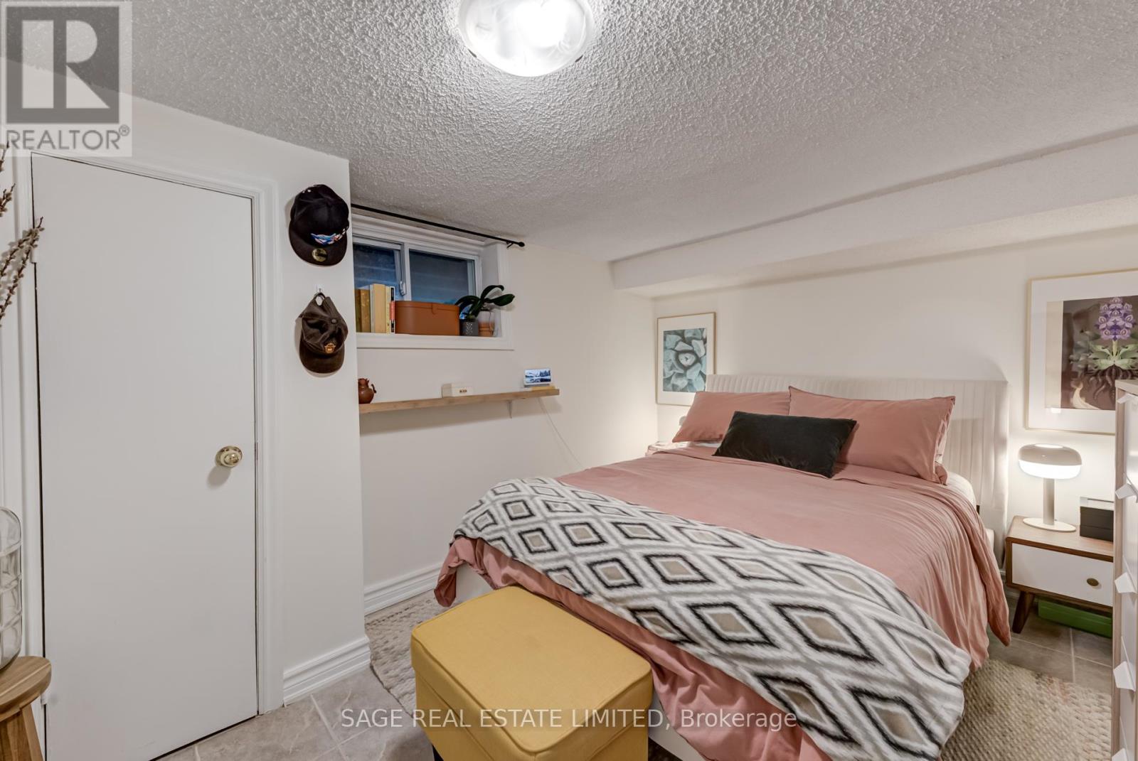 17 Hugo Avenue, Toronto, Ontario  M6P 3T3 - Photo 24 - W12190914