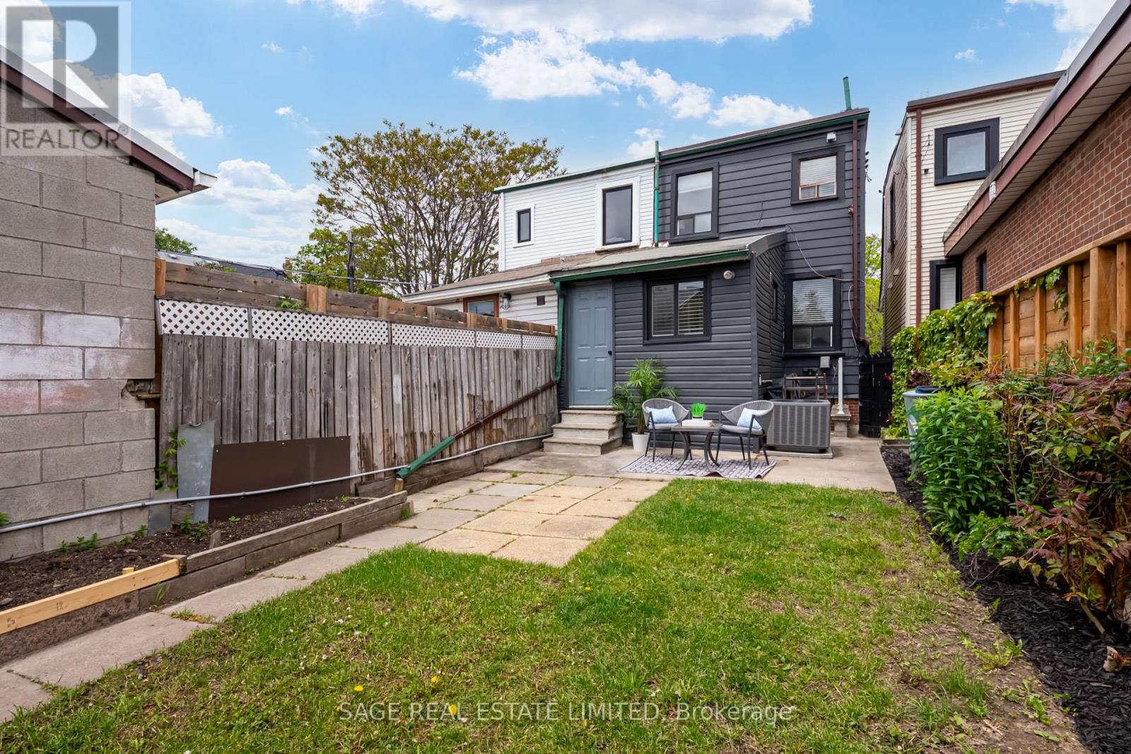 17 Hugo Avenue, Toronto, Ontario  M6P 3T3 - Photo 26 - W12190914